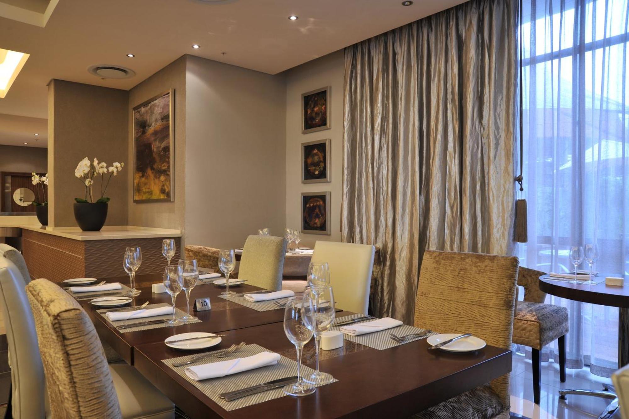 Holiday Inn Johannesburg-Rosebank By Ihg מראה חיצוני תמונה