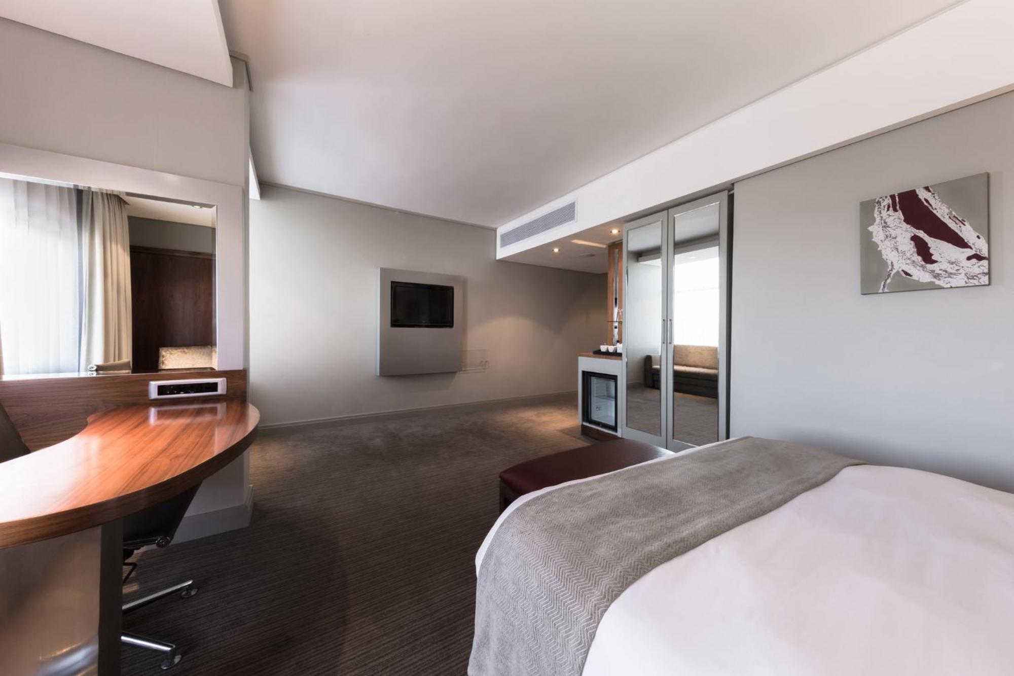 Holiday Inn Johannesburg-Rosebank By Ihg מראה חיצוני תמונה