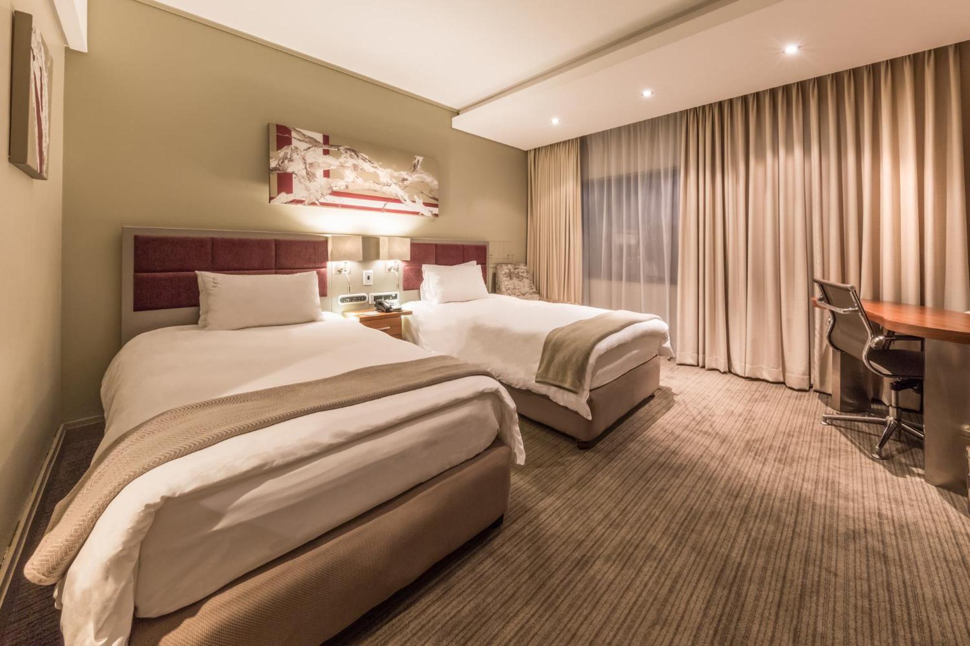Holiday Inn Johannesburg-Rosebank By Ihg מראה חיצוני תמונה