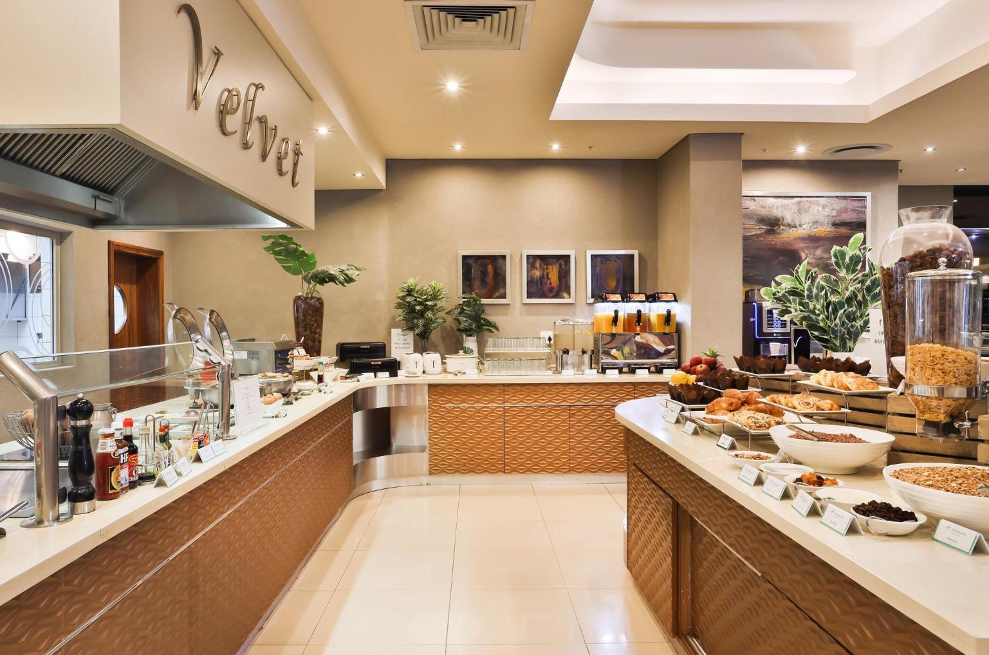 Holiday Inn Johannesburg-Rosebank By Ihg מראה חיצוני תמונה